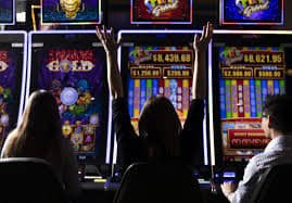 Aubet77 Myanmar National League ဘောလုံး — MNL ပွဲစဉ်များကို Live Betting ဖြင့် ကစားနေသောပုံ